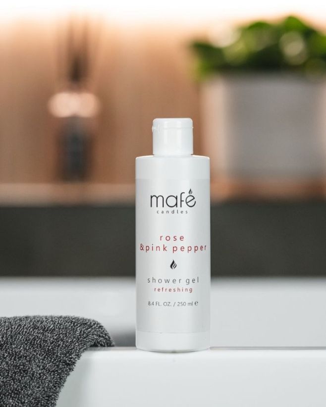 🌹 Jemnost růže. Jiskra růžového pepře. Sprchový gel, který promění běžnou sprchu v malý rituál. Vůně plná kontrastů –...